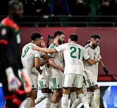 库里这爆发，雄鹿直接傻眼！字母哥34+10+5，也挡不住这三分雨！